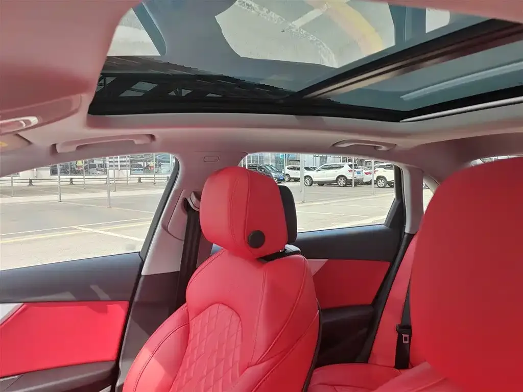 Audi A4L 2023 из CN, фото 6