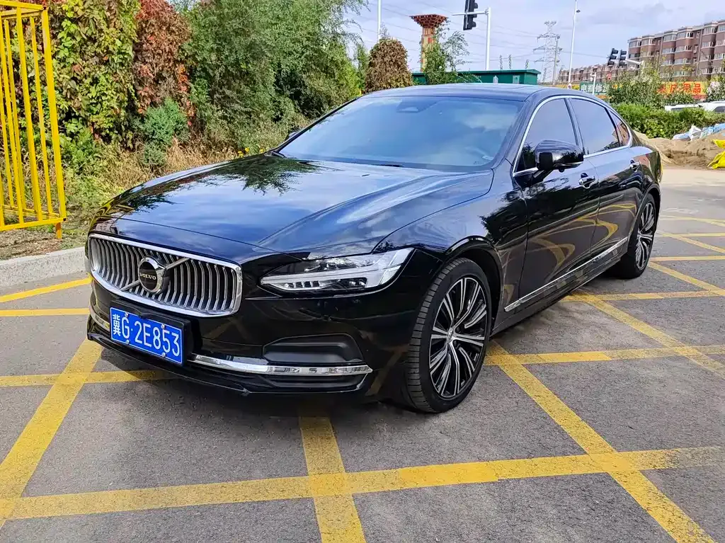 Volvo S90 — фото 1