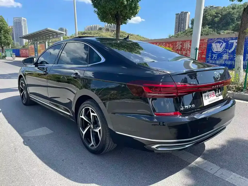 Volkswagen Passat — фото 10