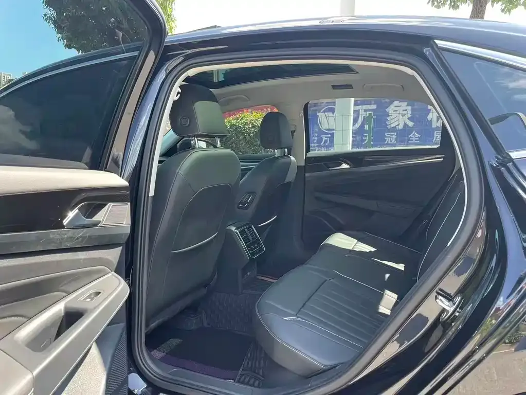 Volkswagen Passat — фото 7