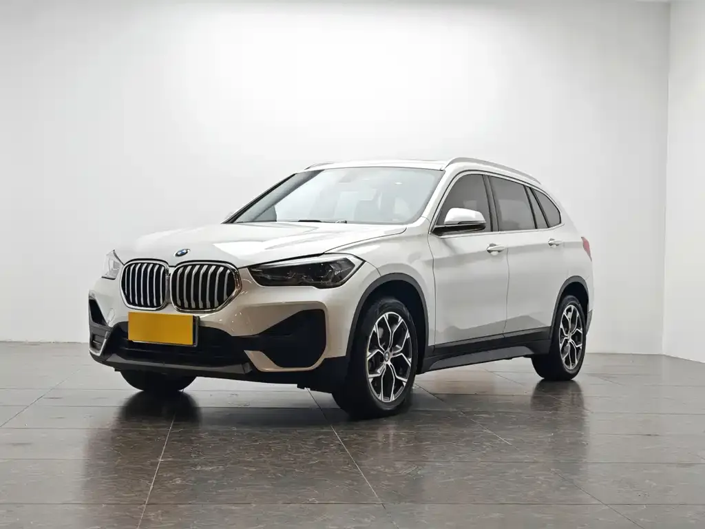 BMW X1 — фото 1