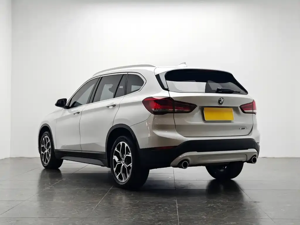 BMW X1 — фото 5