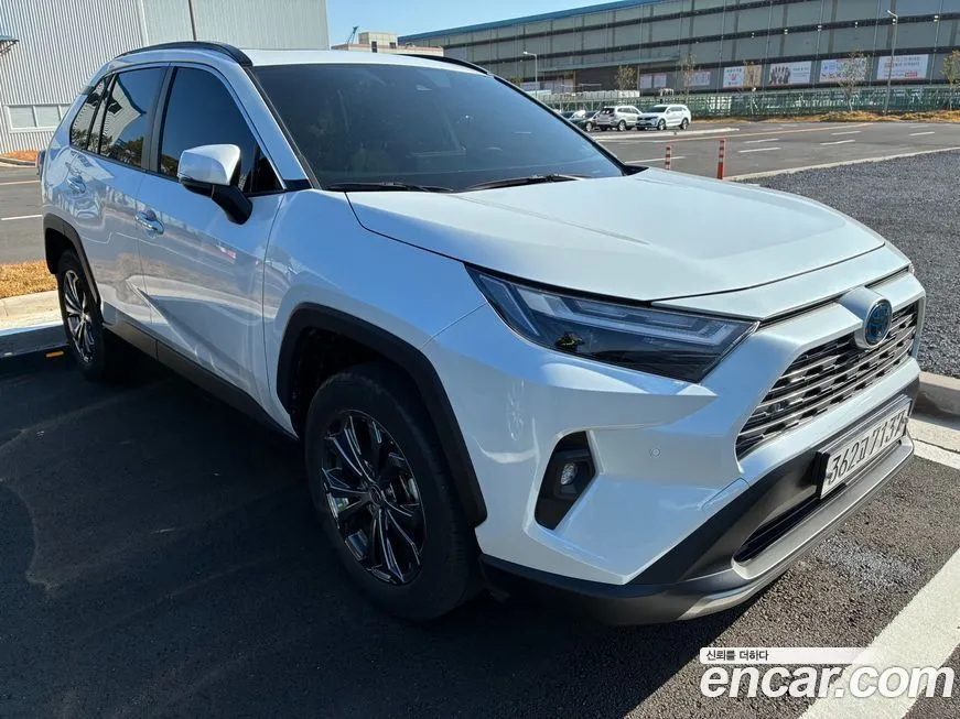 Toyota RAV4 — фото 10