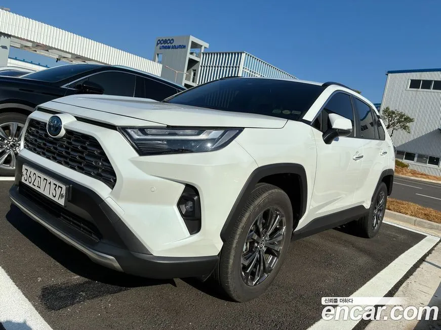 Toyota RAV4 — фото 9