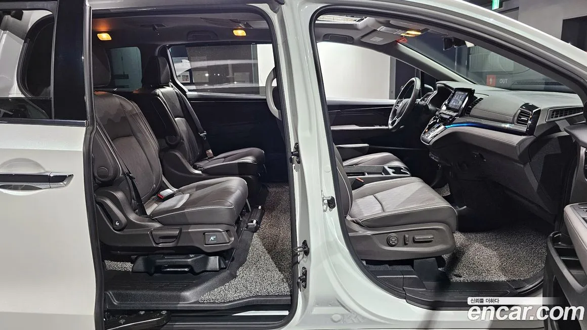 Honda Odyssey — фото 10
