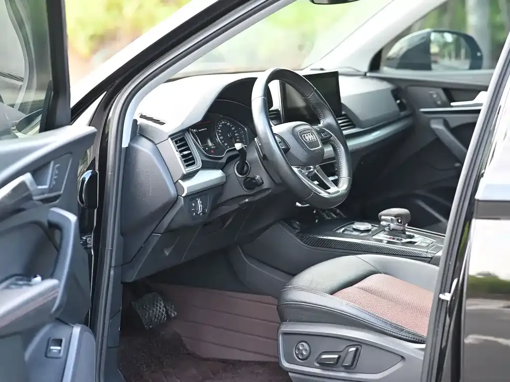 Audi Q5L 2021 из CN, фото 4