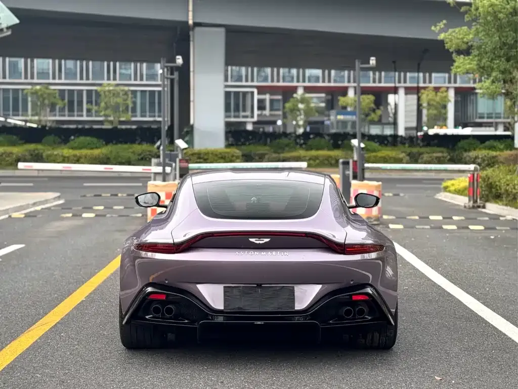 Aston Martin V8 Vantage 2022 из CN, фото 7