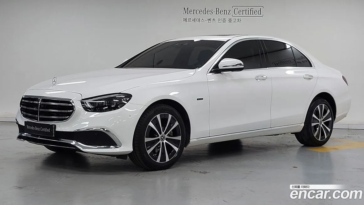 Mercedes-Benz E-Class — фото 1