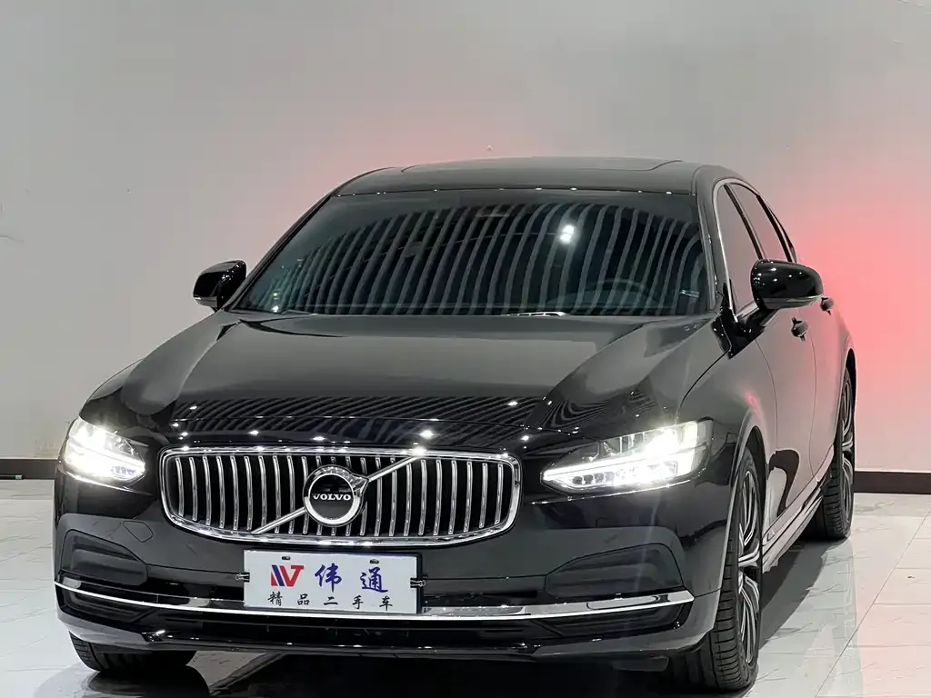 Volvo S90 — фото 1