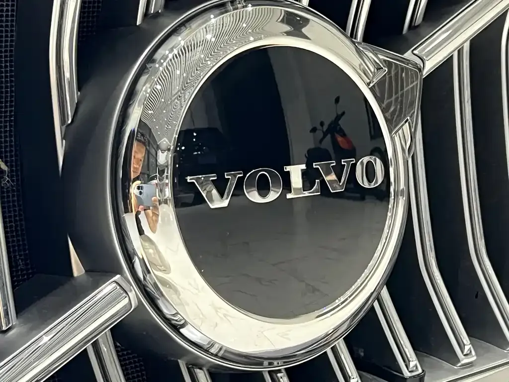 Volvo S90 — фото 5