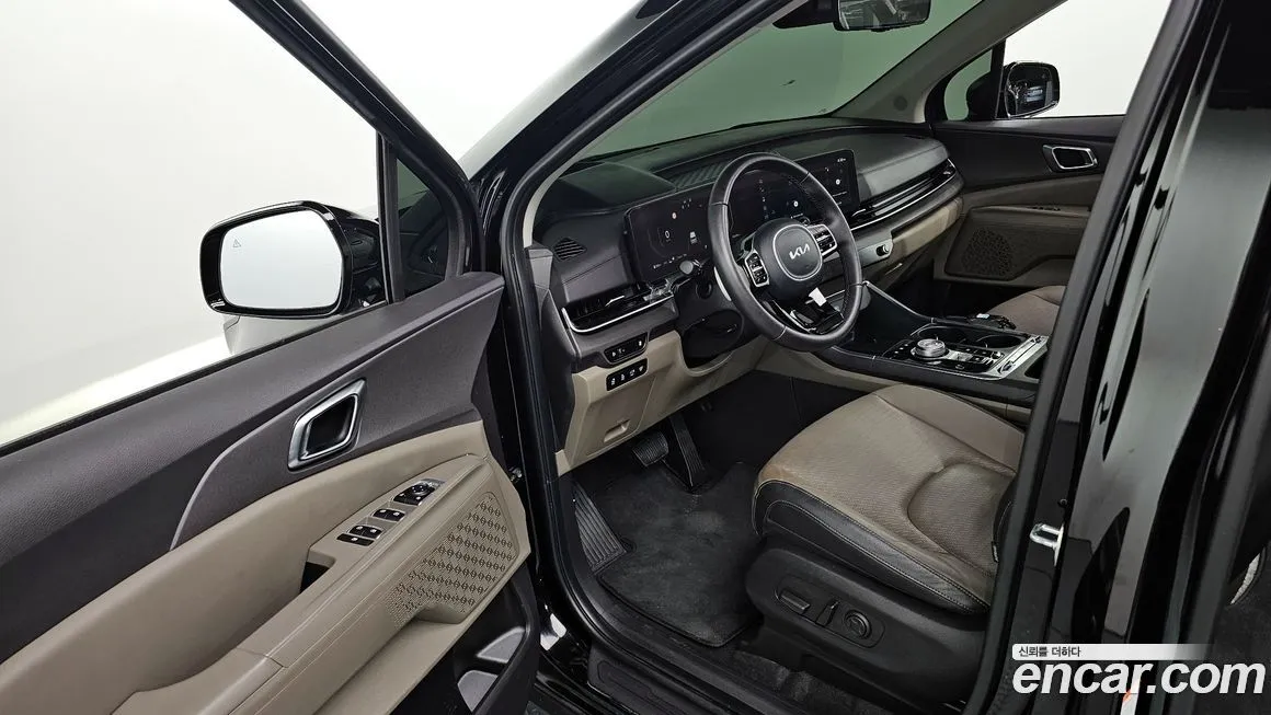 Kia Carnival — фото 10