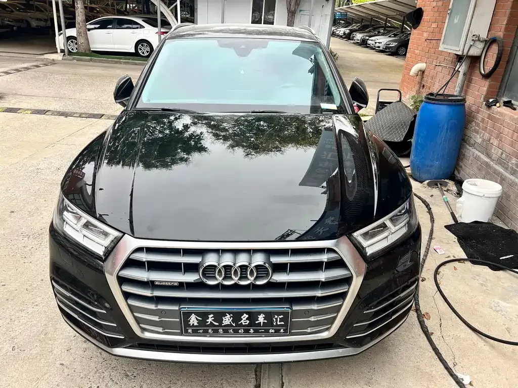 Audi Q5L 2021 из CN, фото 2