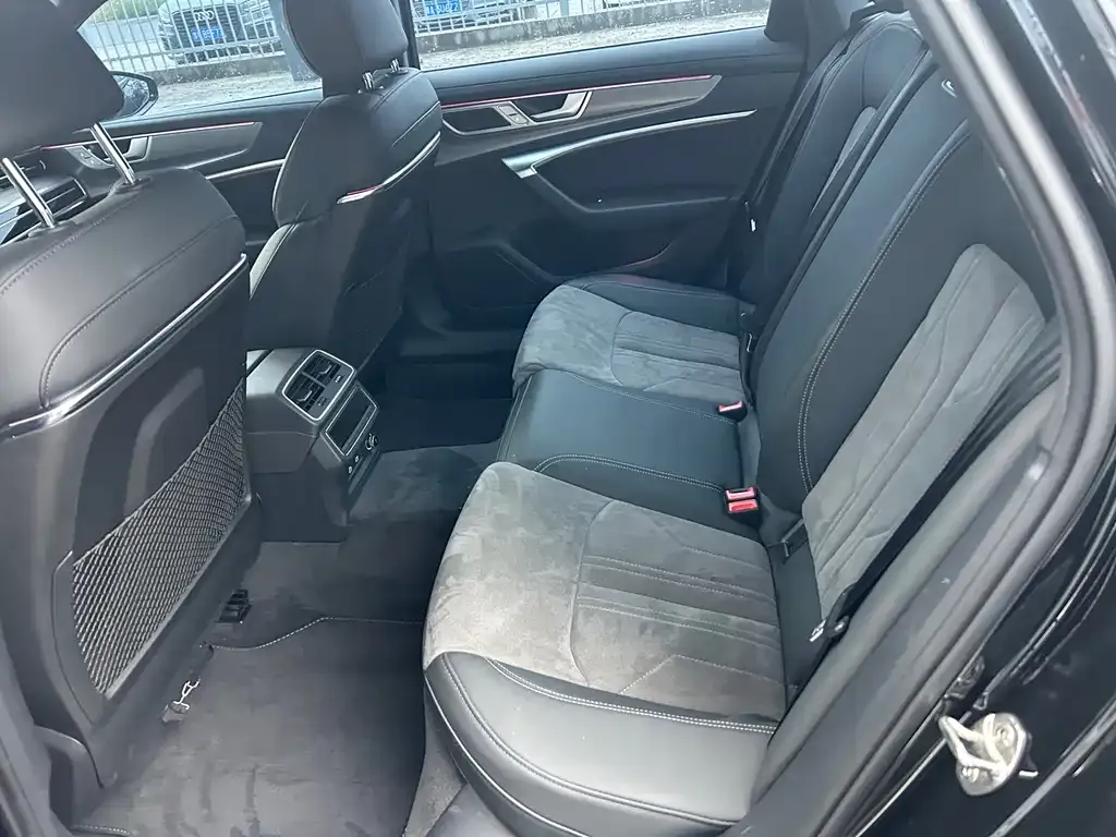 Audi A6L 2024 из CN, фото 3