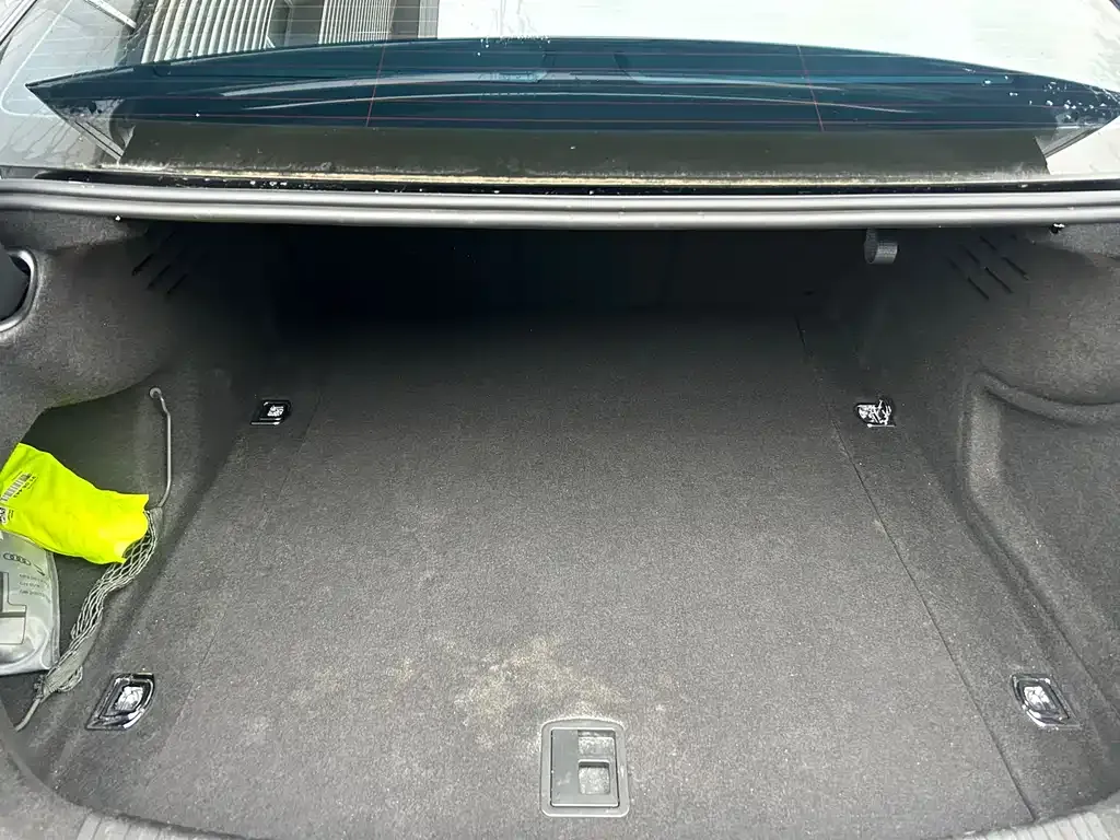 Audi A6L 2024 из CN, фото 5