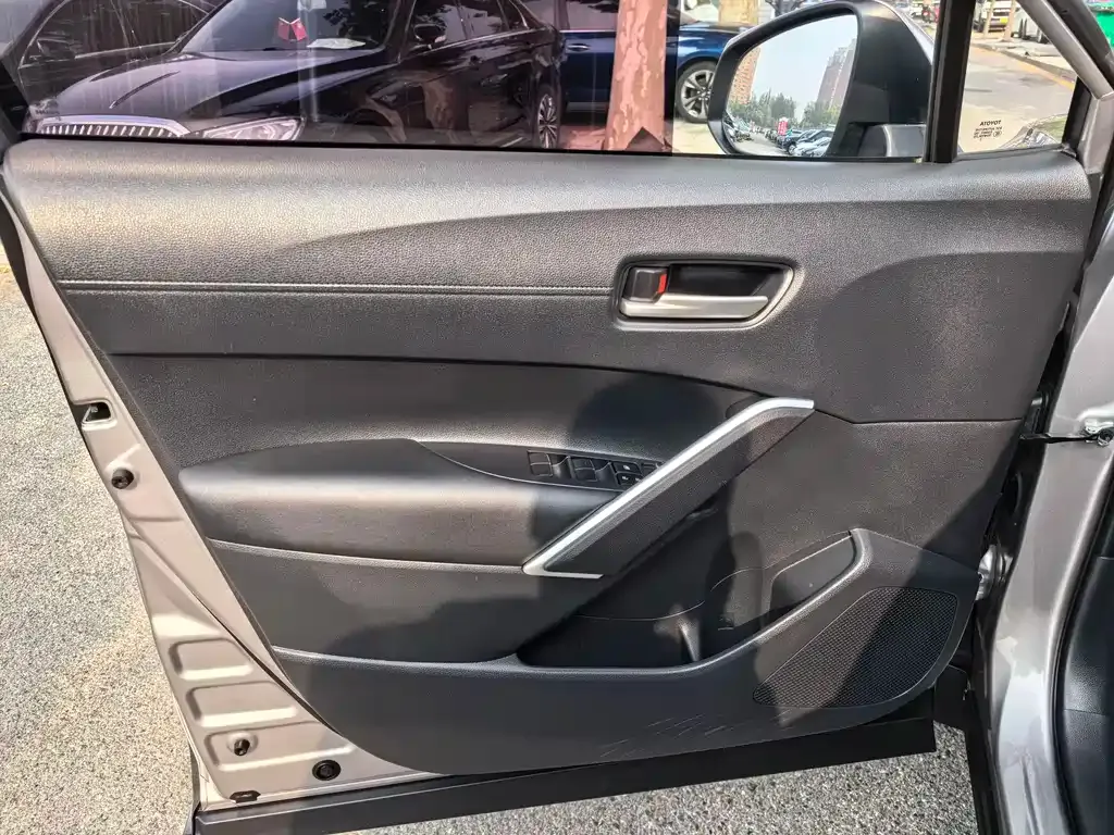 Toyota Corolla Cross — фото 6