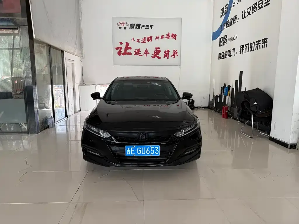 Honda Accord — фото 1