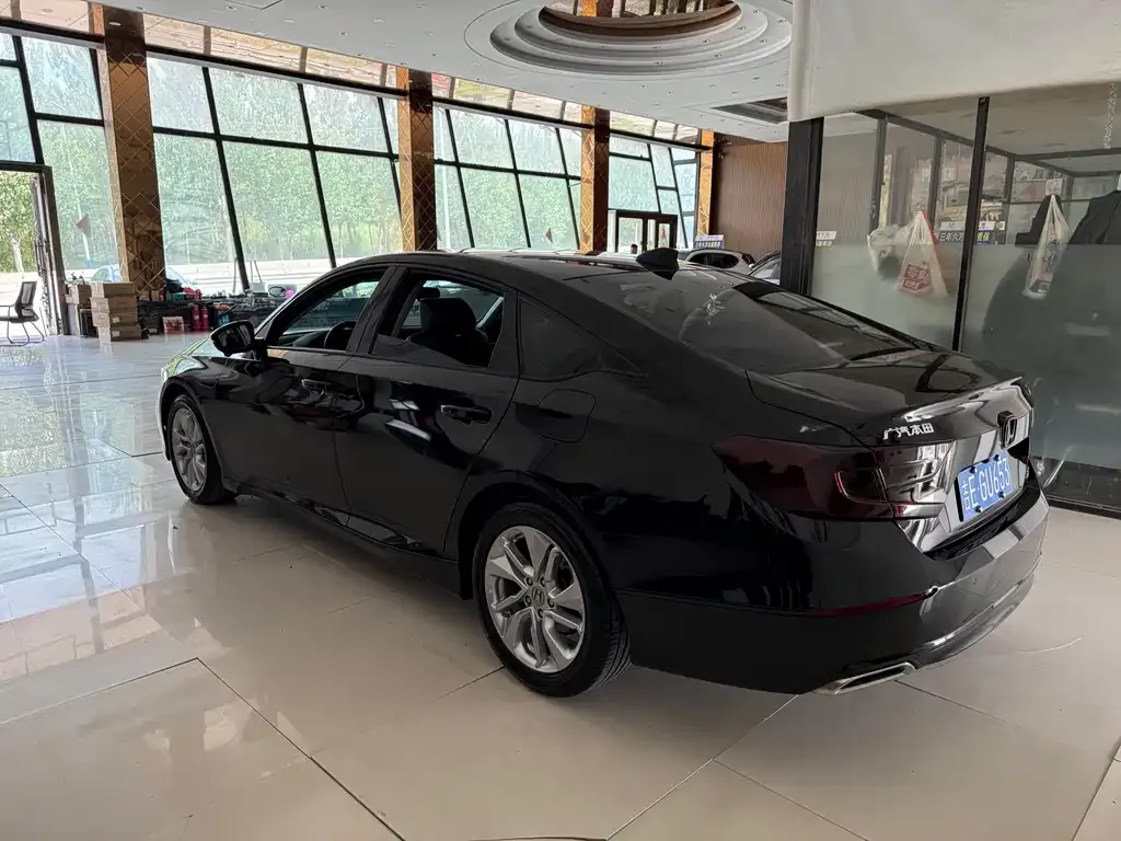 Honda Accord — фото 3