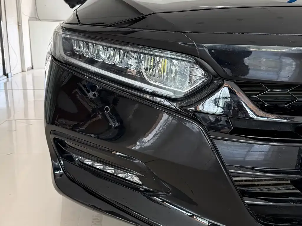 Honda Accord — фото 7