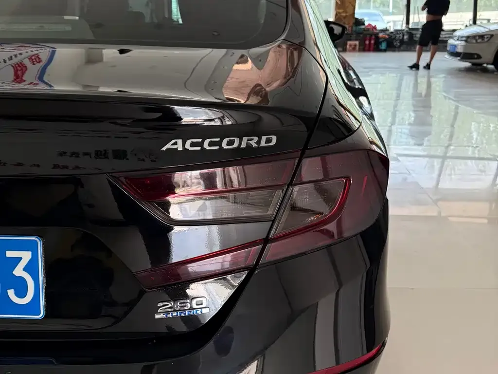 Honda Accord — фото 9