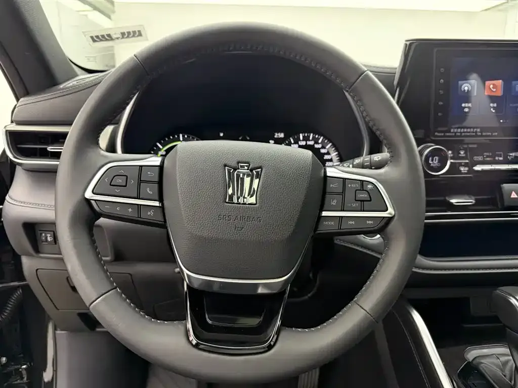 Toyota Crown Kluger 2024 из CN, фото 10
