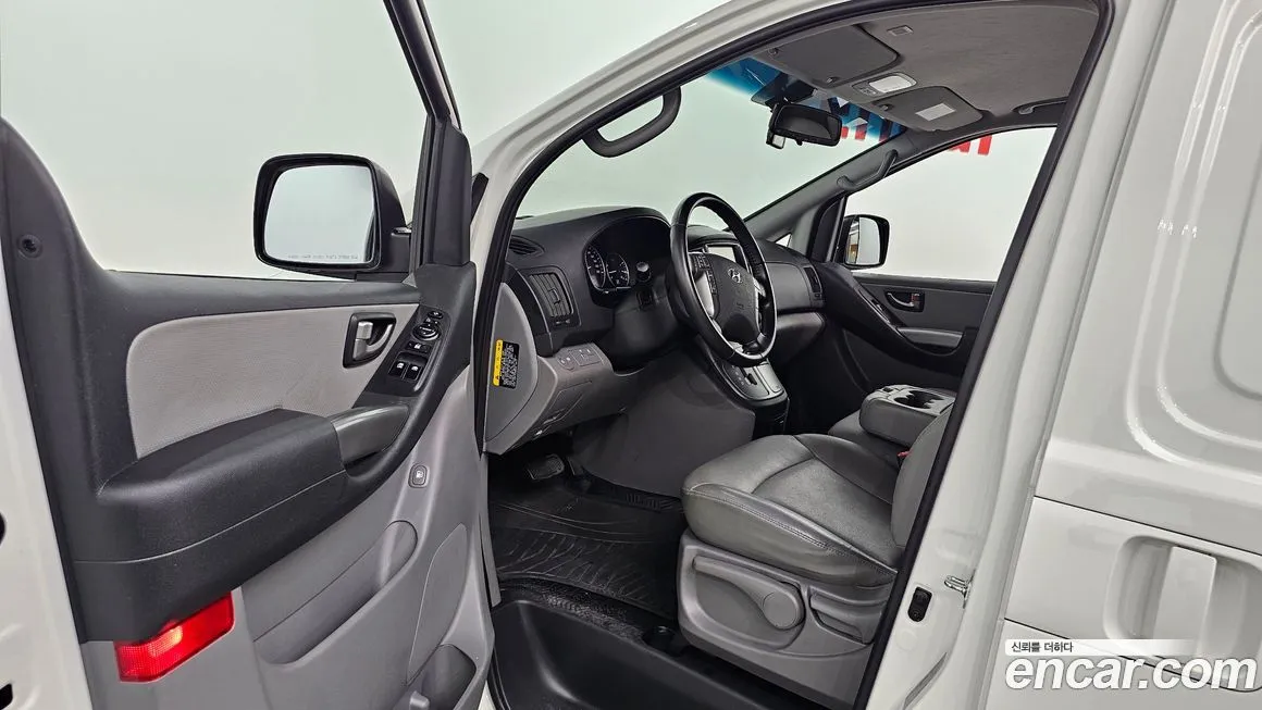 Hyundai Starex — фото 10