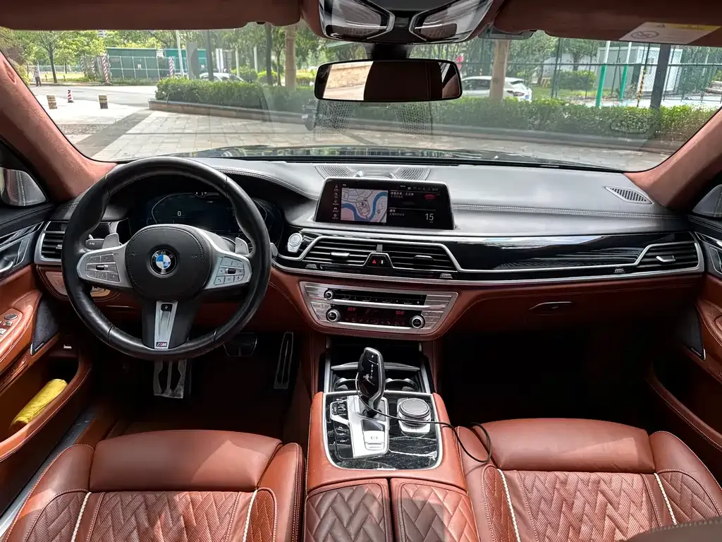 BMW 7 Series 2021 из CN, фото 9
