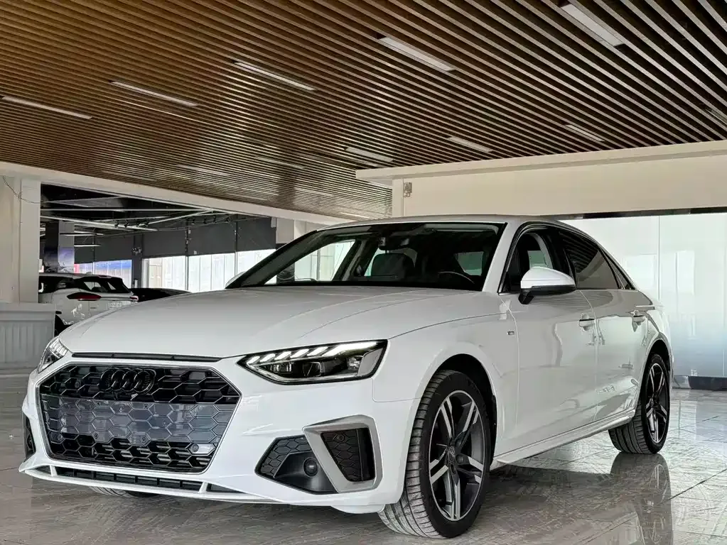 Audi A4L 2021 из CN, фото 1