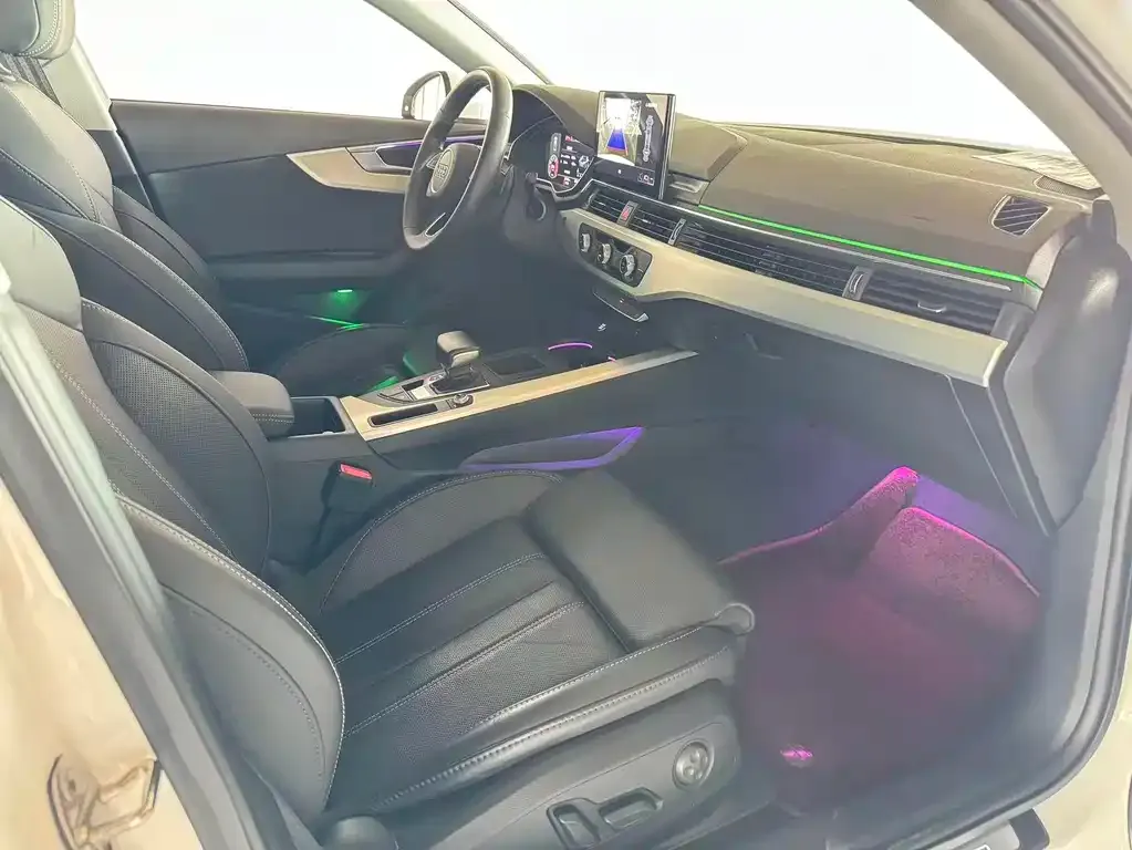 Audi A4L 2021 из CN, фото 10