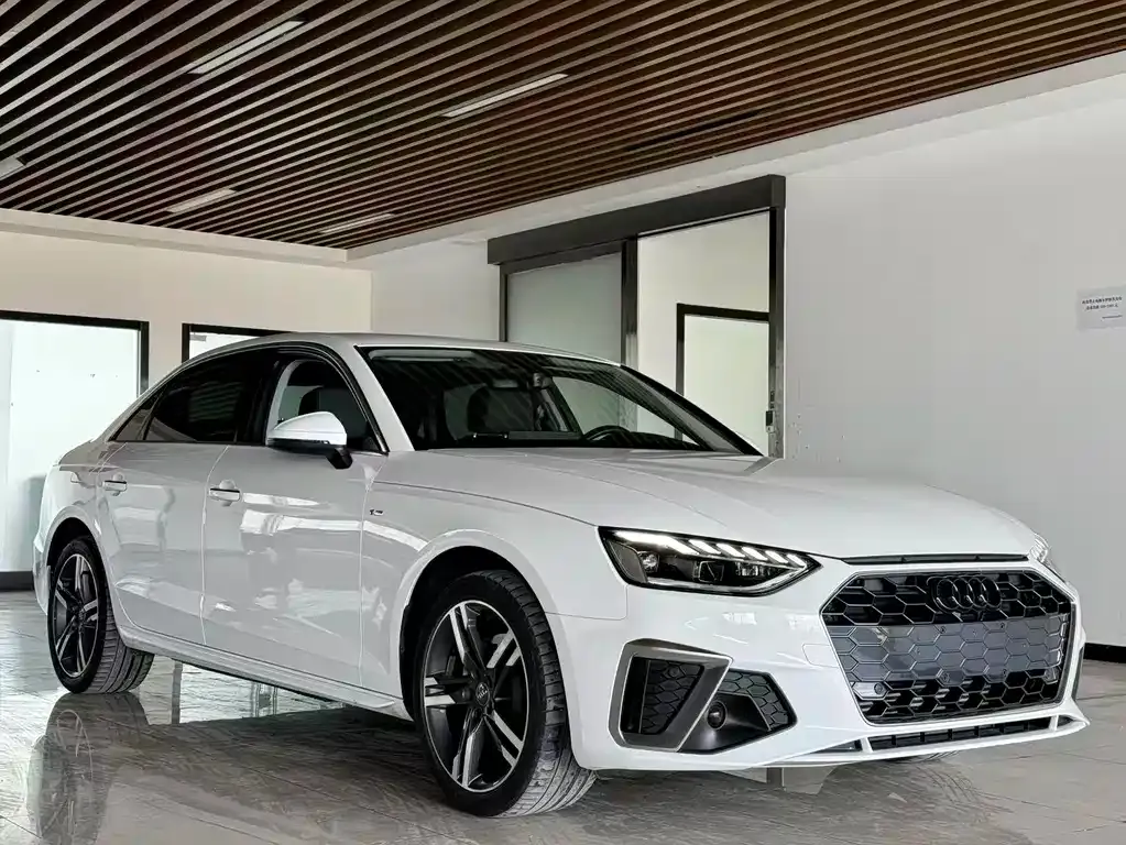 Audi A4L 2021 из CN, фото 3
