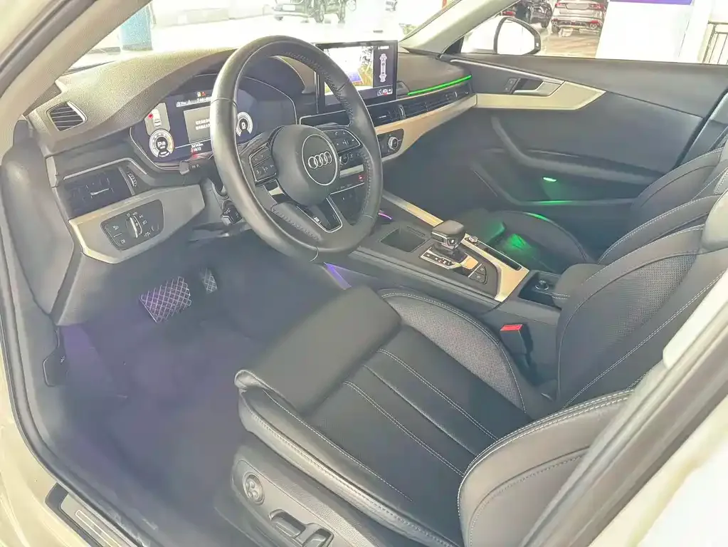 Audi A4L 2021 из CN, фото 4