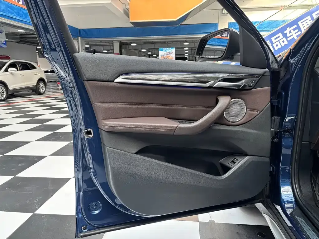 BMW X1 2021 из CN, фото 6