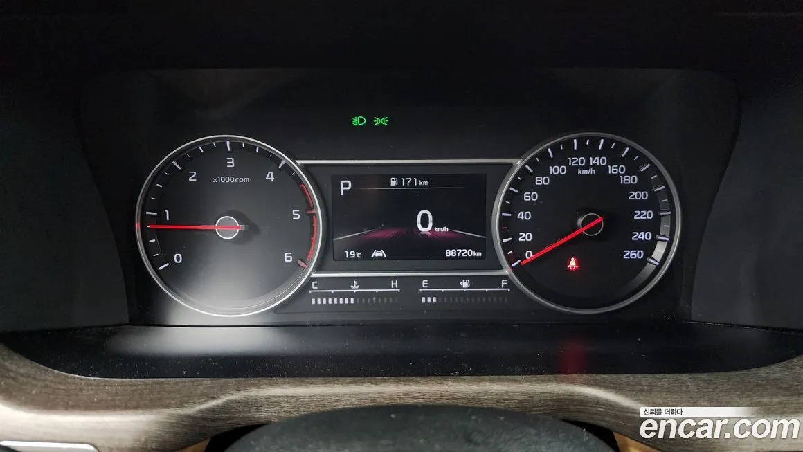 Kia Sorento — фото 8