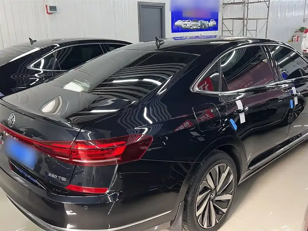 Volkswagen Passat 2023 из CN, фото 10