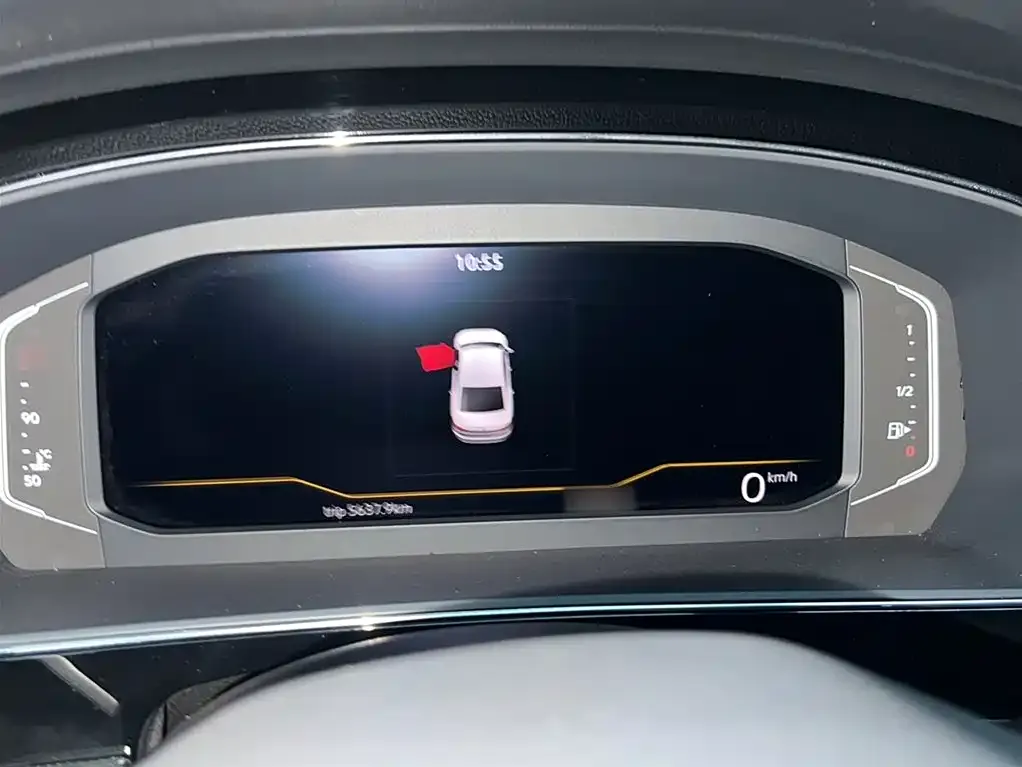 Volkswagen Passat 2023 из CN, фото 4