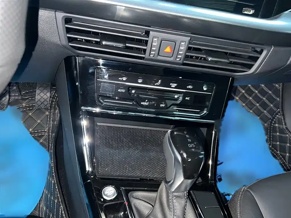 Volkswagen Passat 2023 из CN, фото 6