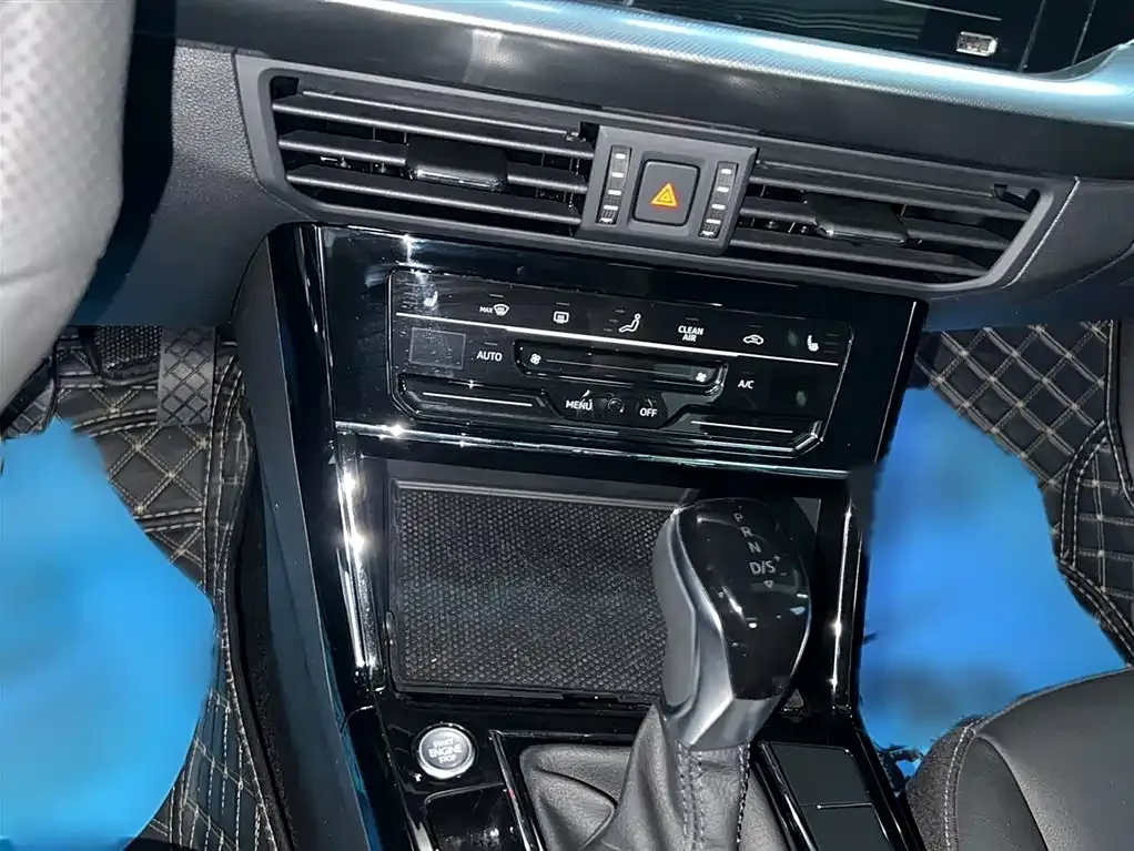Volkswagen Passat 2023 из CN, фото 9