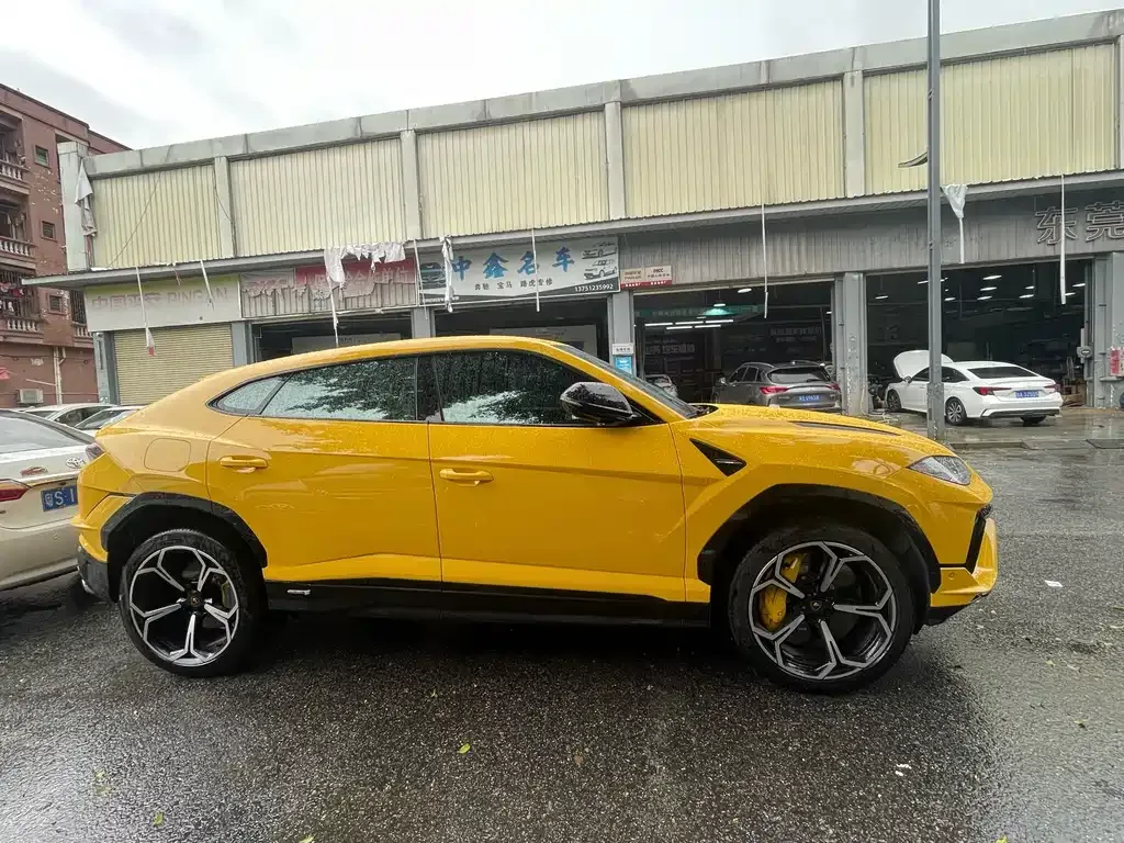 Lamborghini Urus — фото 2