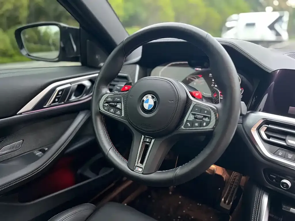 BMW M4 — фото 10