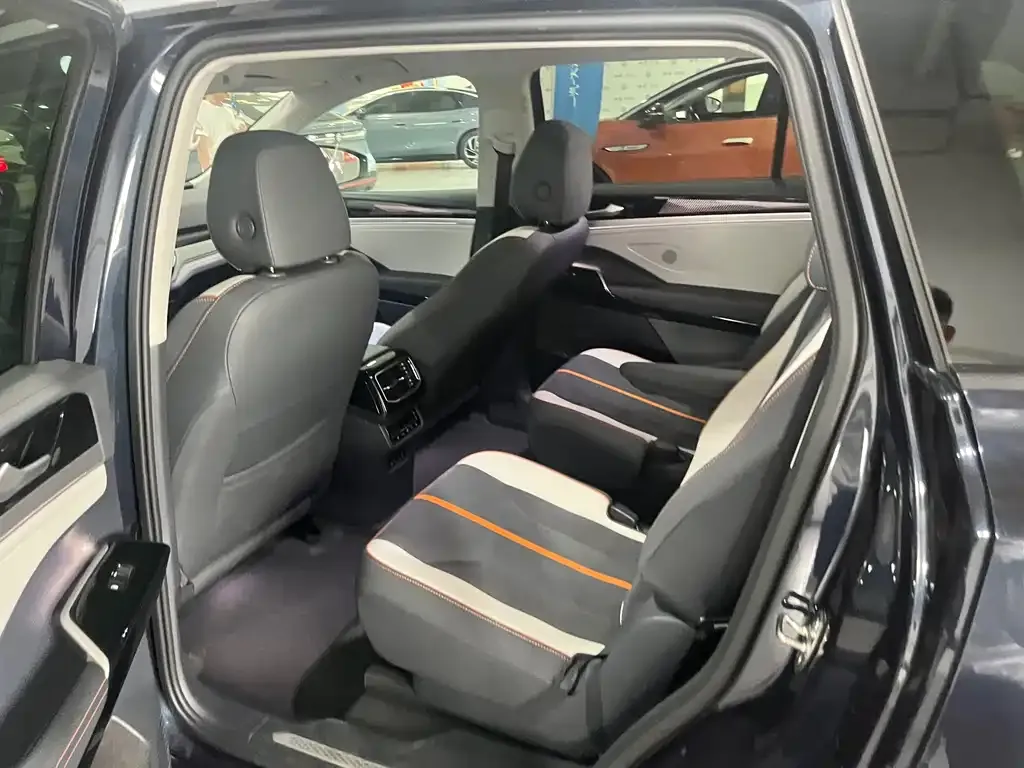 Volkswagen ID.6 Crozz 2024 из CN, фото 9