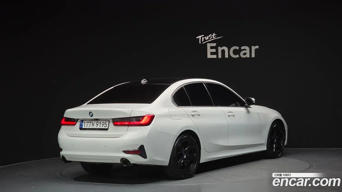 BMW 3-Series 2021 из KR, фото 2