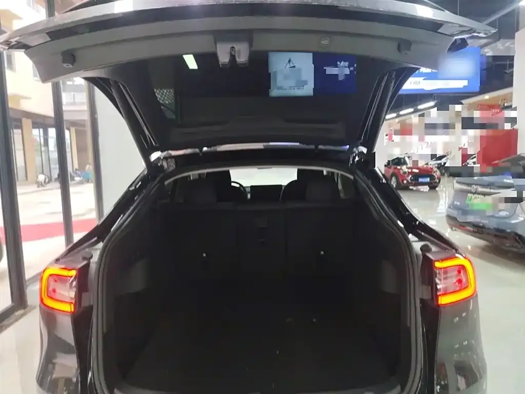Tesla Model Y 2023 из CN, фото 9