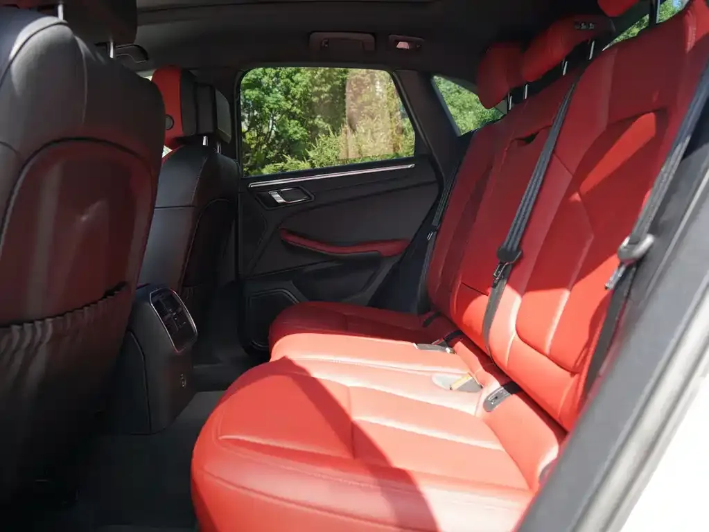 Porsche Macan 2025 из CN, фото 9