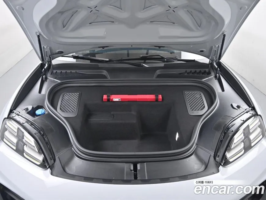 Porsche Macan 2025 из KR, фото 6