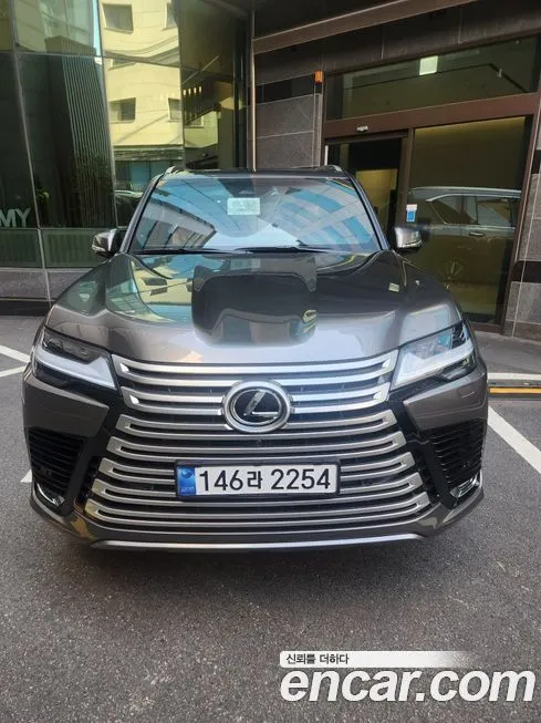 Lexus LX — фото 1