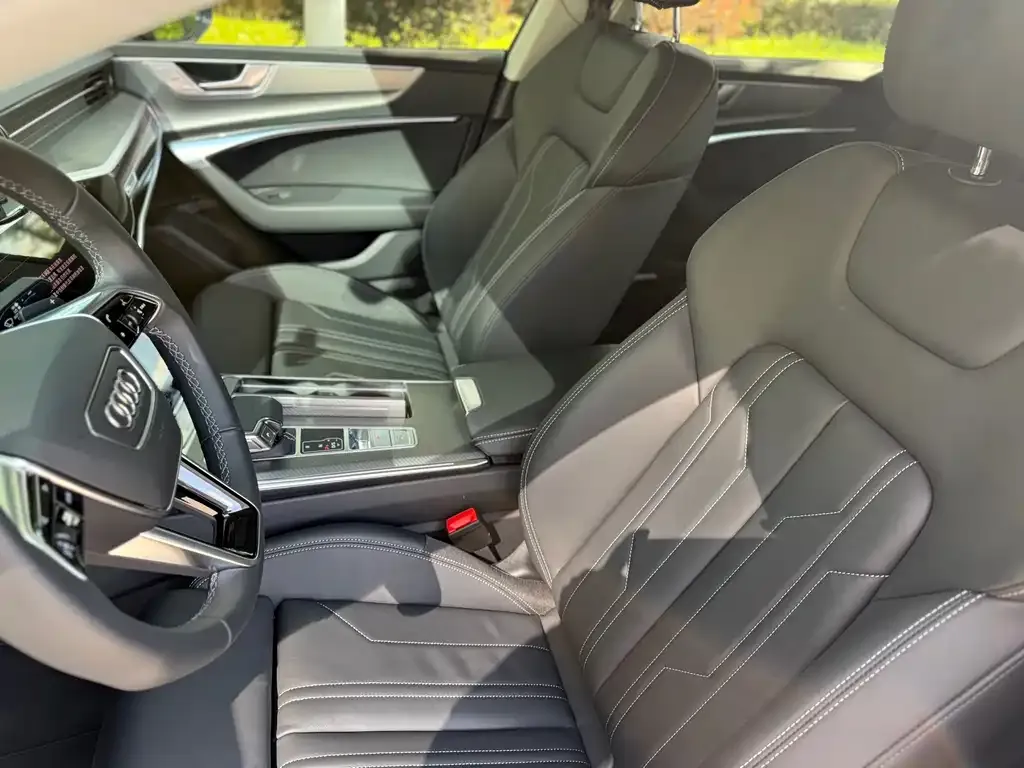 Audi A7 2024 из CN, фото 8