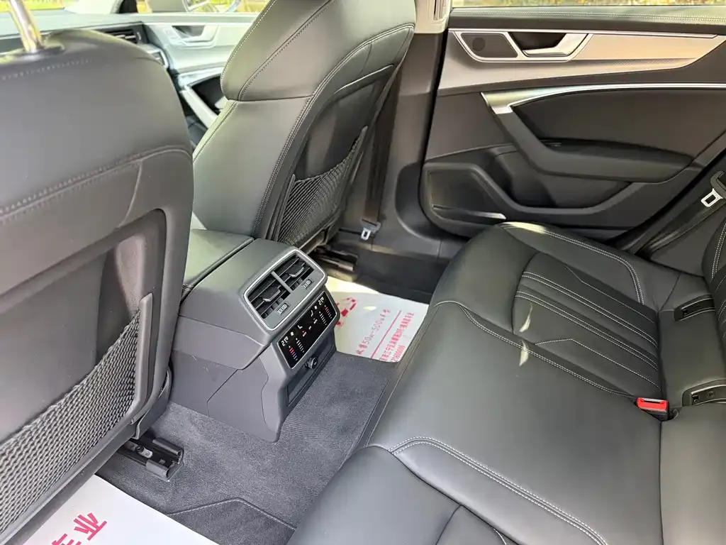 Audi A7 2024 из CN, фото 9