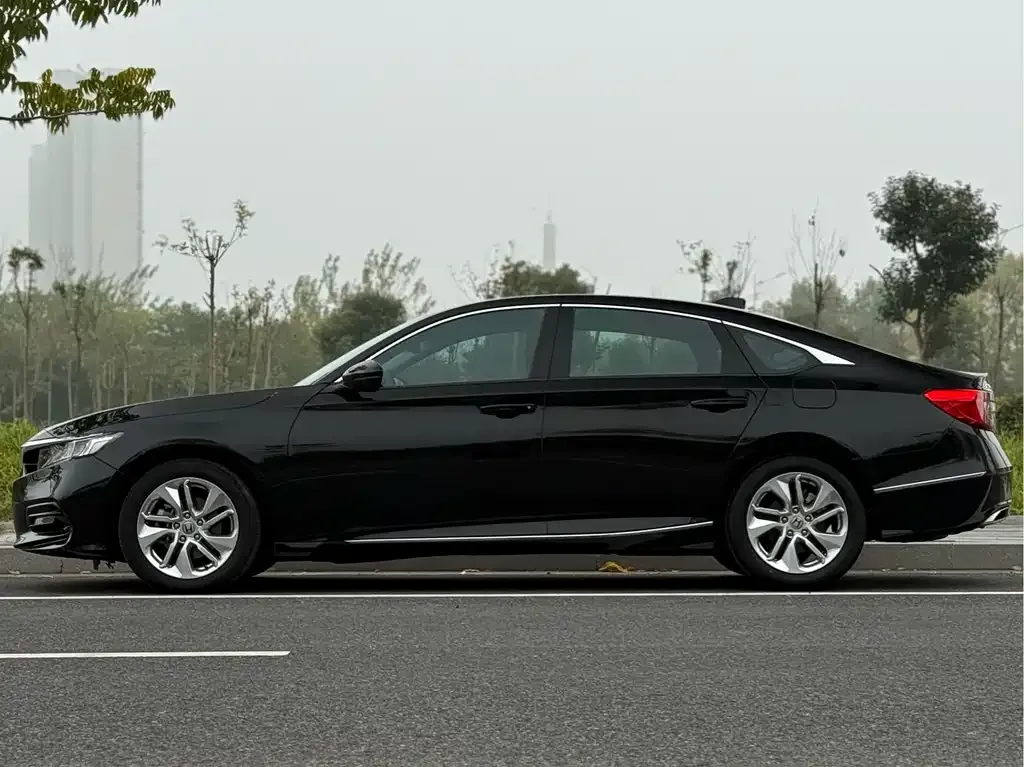 Honda Accord — фото 4
