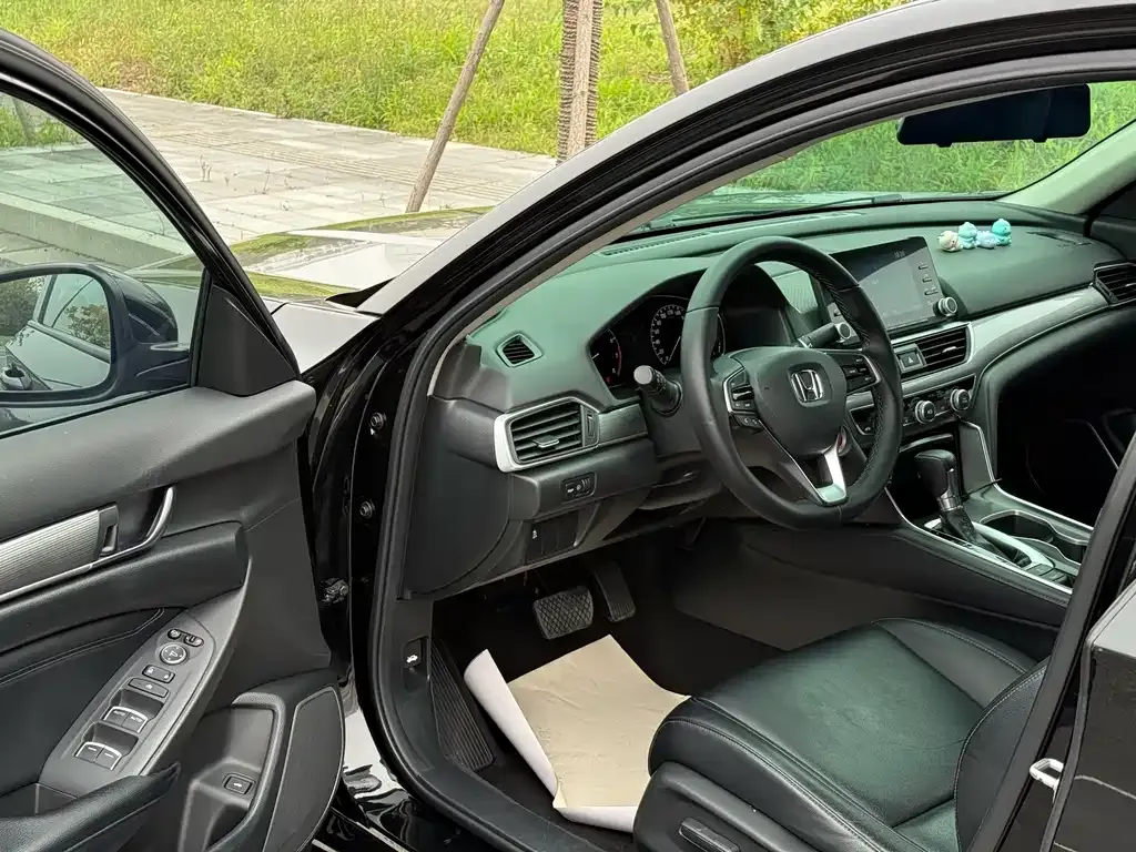 Honda Accord — фото 5