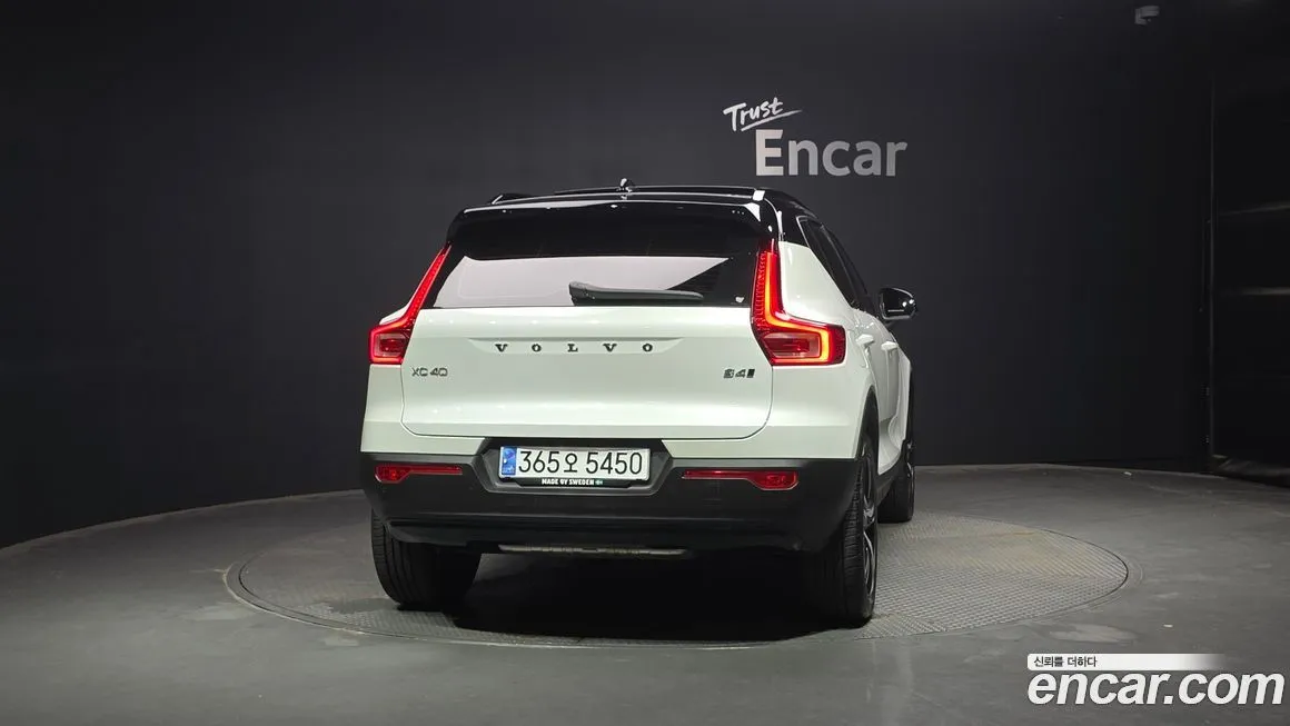Volvo XC40 — фото 4