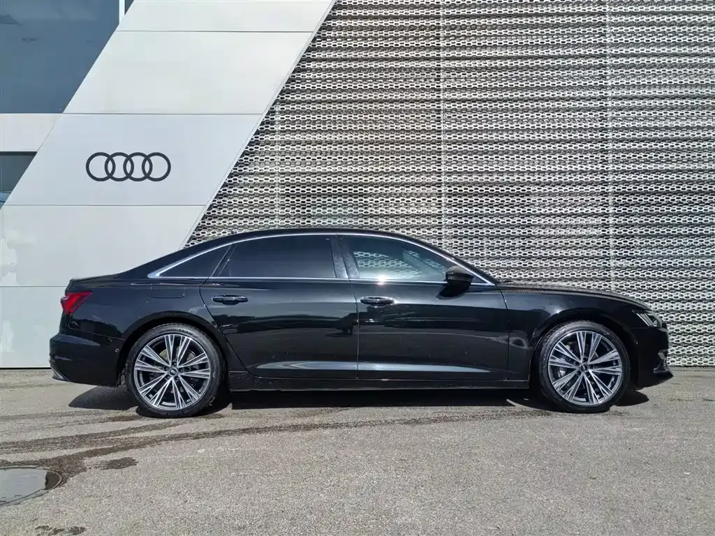Audi A6L 2023 из CN, фото 5